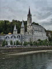 veduta dei santuari di Lourdes