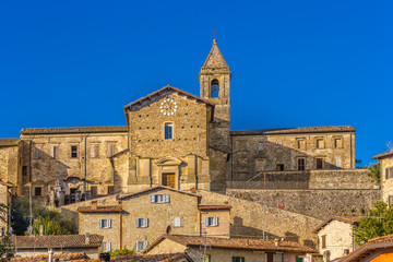 Fototapeta na wymiar medieval village in Italy