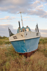 Корабль стоит на суше