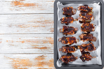 delicious ribs seasoned with spicy basting sauce