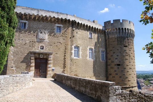Grignan : Village et ch&acirc;teau de Madame de S&eacute;vign&eacute;