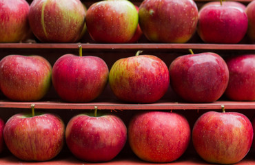 red apple healthy fresh fruit stall market.