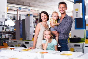 parents with kids in store