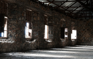 Fototapeta premium Empty abandoned creepy hotel room