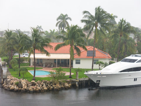 Torrential rain in tropical storm over Harbours district in Fort Lauderdale, Florida, USA