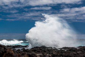Fototapeta na wymiar Houle dans L'océan-Indien à l'île de la Réunion