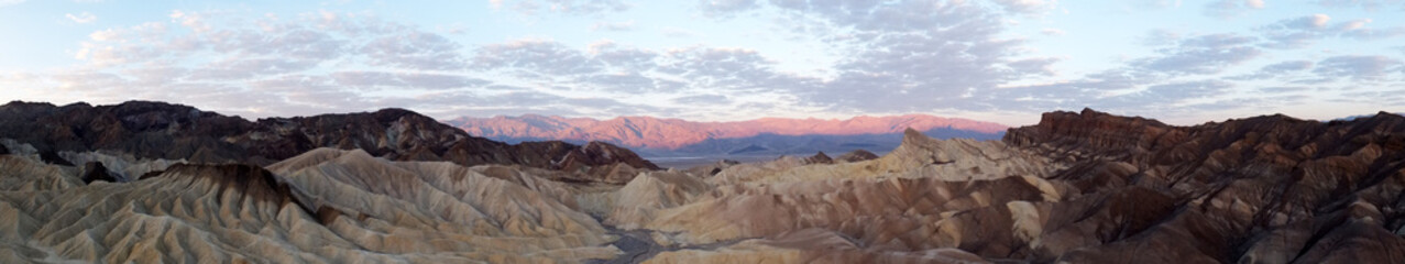 Fototapeta na wymiar Sunrise at Zabriskie Point, Death Valley NP (USA) Panorama
