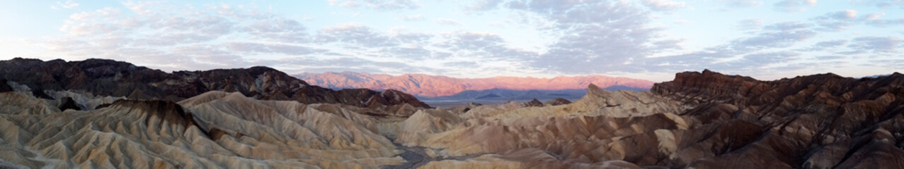 Naklejka na ściany i meble Sunrise at Zabriskie Point, Death Valley NP (USA) Panorama