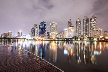 Obraz premium Landscape of the district and business building in bangkok of Thailand.