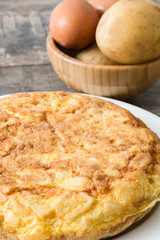 omelette,	potatoes,	eggs,	traditional, spanish,	tortilla,	ingredients,	dish,	food, meal,	diet,	delicious,	typical,	tapas, homemade,	gastronomy, mediterranean,	europe,	wooden,	rustic
