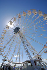 Obraz premium Vues aériennes depuis la grande roue du port de Saint-Raphaël