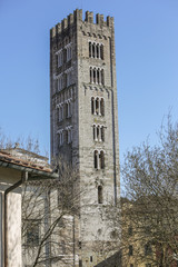 Fototapeta premium Stadtansicht, Stadtansichten, Städtereisen, Italien, Toscana, Lucca, Architektur, Gebäude, Fassaden, Fenster, Türen, Altstadt, Gebäudeteile,