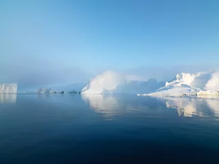 Rolgordijnen Gletsjers grote gletsjers zijn op de Noordelijke IJszee bij Groenland