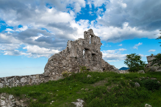 Gessopalena (Abruzzo, Italy) - In the Gessopalena town there is a public archeological site of the old medieval village in gypsum stone, now destroyed, with the suggestive view of Majella mountains.