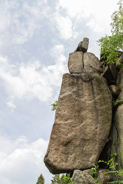 Skurrile Felsformation auf der Feigenbaumklippe, Naturpark Harz