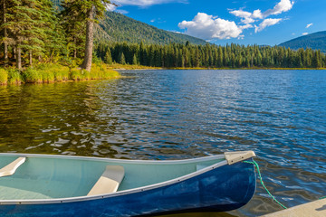 Fototapeta premium boat on the lake or mountain river