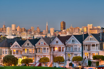 Fototapeta na wymiar San Francisco skyline with old buildings