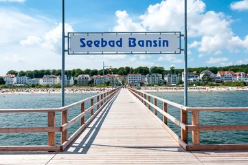 Papier Peint photo autocollant Heringsdorf, Allemagne Seebrücke von Bansin auf Usedom mit Blick auf den Ort