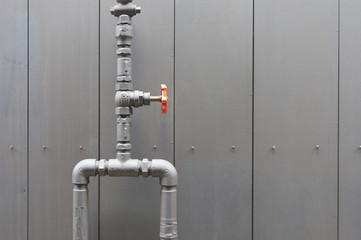 ガス管のパイプとバルブ