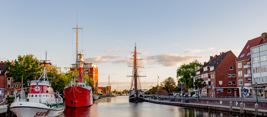 Emden am Delft  mit Abendstimmung