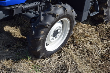 Obraz premium 農業用トラクター