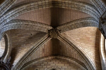  Interior de La bas&iacute;lica de los Santos Hermanos M&aacute;rtires, Vicente, Sabina y Cristeta,  San Vicente,  templo rom&aacute;nico de &Aacute;vila, Espa&ntilde;a