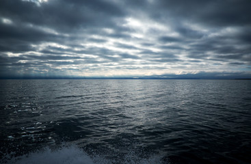 Obraz premium Waterscape of dramatic blue scene in the High Arctic