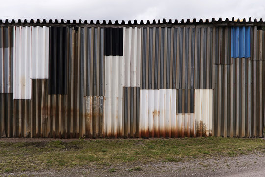 Blechfassade in einem Industriegebiet