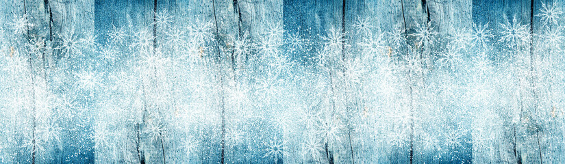 Winter Panorama Hintergrund mit Schneeflocken und Neuschnee Frost und Kälte - 122945088