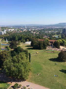 Blick &uuml;ber Stuttgart vom Killesbergturm