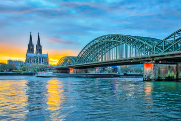 Naklejka premium Sunset view of Cologne Cathedral in Cologne, Germany