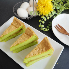 Pandan sponge cakes and eggs for breakfast