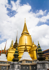 Fototapeta premium Golden pagoda