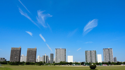 マンション群と青空