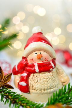 Schneemann mit Mütze und Schal - Figur - Winter - Weihnachten