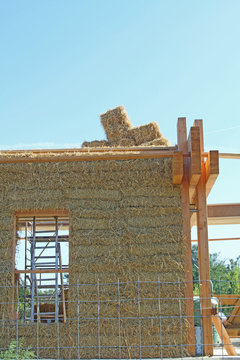 Maison &eacute;colo avec murs de paille