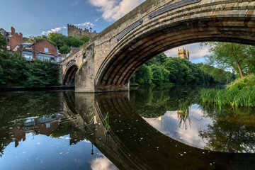 Fototapeta premium Frame Wellgate Bridge River Wea. Durham, England UK