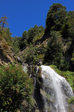 Cascada El Salto de Sallent de Gállego en el Valle de Tena, Huesca (España)