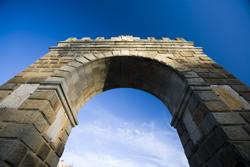Triumphal arch, Alcantara Roman bridge, province of Caceres, autonomous community of Extremadura, southwestern Spain - obrazy, fototapety, plakaty