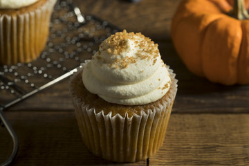 Sweet Homemade Pumpkin Spice Cupcakes
