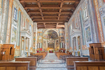 Fototapeta na wymiar ROME, ITALY - MARCH 11, 2016: The nave of church Basilica di San Vitale.