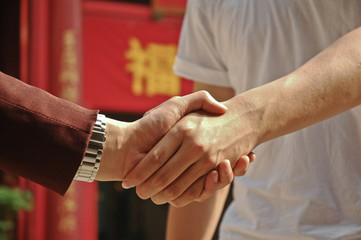 Agreement is reached between the rich and the poor in Asia as a partnership in business