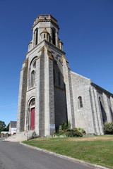 Fototapeta na wymiar Eglise Notre-Dame-de-la-Miséricorde et son belvédère.