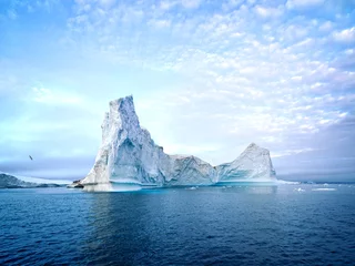 Crédence de cuisine en verre imprimé Glaciers Icebergs on arctic ocean in Ilulissat icefjord, Greenland