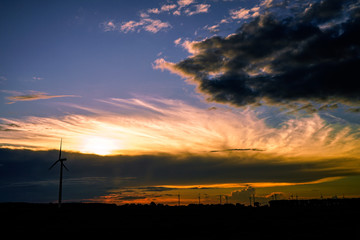 Sonnenuntergang / Sonnenuntergang und Wolken