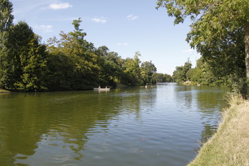 Fototapeta na wymiar Lac du Bois de Boulogne à Paris