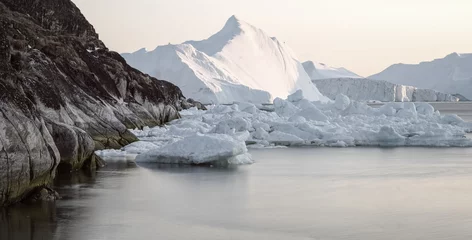 Selbstklebende Fototapete Gletscher Gletscher sind am Grönland-Eisfjord