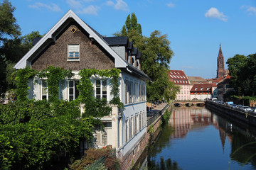 Obraz premium picturesque downtown Strasbourg with cathedral in background - Alsace Region - France