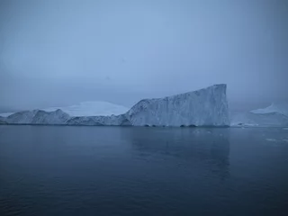 Fotobehang icebergs are on the arctic ocean © murattellioglu
