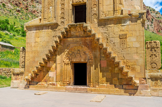 The Burtelashen Church's decorations
